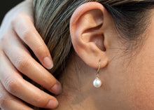 Load image into Gallery viewer, Akoya Pearl Earrings 18K Gold