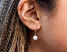 Load image into Gallery viewer, Akoya Pearl Earrings 18K Gold