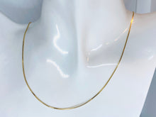 Load image into Gallery viewer, 18K Gold Box Chain, 0.80mm, Solid Italian Gold, Sleek and Shiny Chain