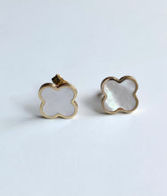 Load image into Gallery viewer, 10K Gold Clover Stud Earrings