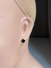 Load image into Gallery viewer, 10K Gold Clover Stud Earrings, Four Clover Earrings, Small Earring, Mother of Pearl Earrings, Birthday Gift for Daughter, Minimalist Jewelry