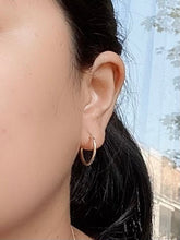Load image into Gallery viewer, 10K Gold Hoops Earrings, Lightweight Classic Hoop