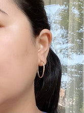 Load image into Gallery viewer, 10K Gold Hoops Earrings, Lightweight Classic Hoop