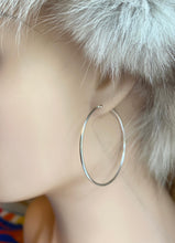 Load image into Gallery viewer, Round Trendy Hoop, Classic Hoop Design, 925 Sterling Silver, Comfortable Everyday Earrings, Birthday Gift Women,