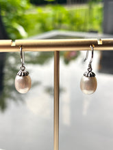 Load image into Gallery viewer, Pearl Drop Earrings, 14K Solid Gold Earrings, Handmade in Montréal Canada, June Birthstone, Birthday Gift for Wife,