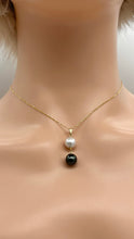 Load image into Gallery viewer, 14K Pearl Black White Necklace