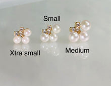 Load image into Gallery viewer, Akoya Pearl Gold Earrings, 10K 14K 18K Solid Gold, Handmade in Montréal Canada, Minimalist Earrings For Women, Mothers Day Gift for Wife