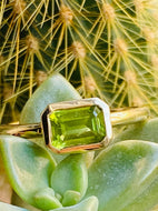 14K Gold Peridot Ring