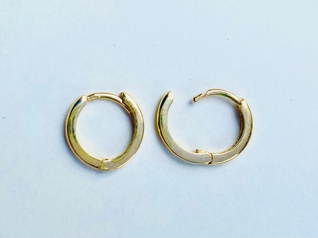 10K Gold Huggie Hoop, Mini Flat Hoop Huggie, Small Plain Huggies, Everyday Earrings, Birthday Gift for Women,  Mothers Day GiftFor Wife