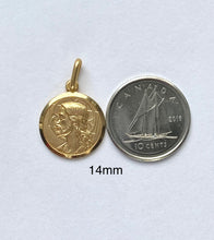 Load image into Gallery viewer, Jesus Christ Redentore Pendant, 14mm, 10K 18K, Solid Gold Jesus Necklace, Italian Made Medallion, Birthday Gift Ideas,
